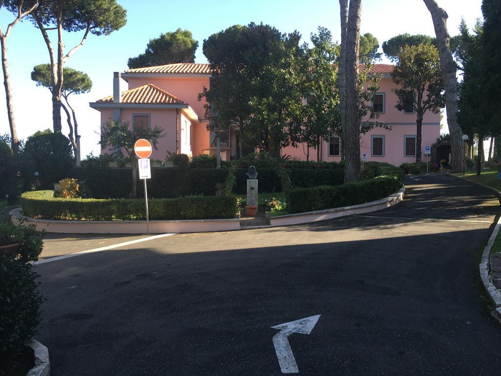 Casa Nostra Signora Hotel Isola Farnese Exterior photo